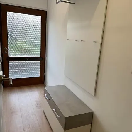 95qm Fuer 6, 3 Schlafzimmer, Ruhig & Stadtnah, Parkplatz *