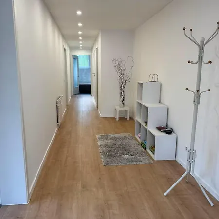 95qm Fuer 6, 3 Schlafzimmer, Ruhig & Stadtnah, Parkplatz