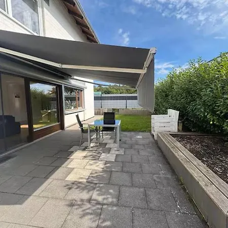 95qm Fuer 6, 3 Schlafzimmer, Ruhig & Stadtnah, Parkplatz *