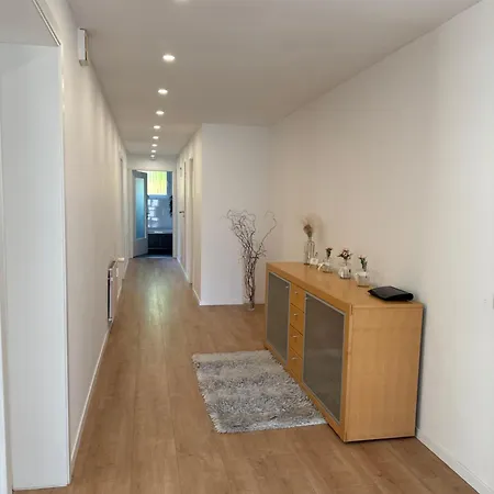 95qm Fuer 6, 3 Schlafzimmer, Ruhig & Stadtnah, Parkplatz
