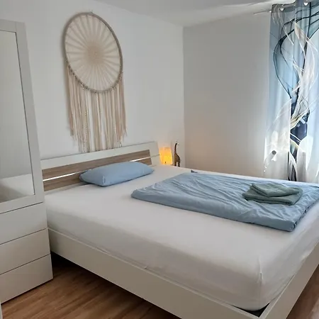 95qm Fuer 6, 3 Schlafzimmer, Ruhig & Stadtnah, Parkplatz Apartmán